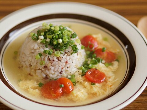 三十雑穀で　トマたまアンチョビスープごはん